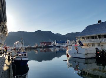 norway/nordkapp/nightclub/perleporten-performing-arts-venue