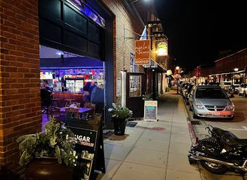 illinois/galena-territory/nightclub/ayalas-internacional-bar-sports-snacks