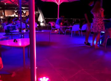 australia/the-whitsundays/nightclub/bommie