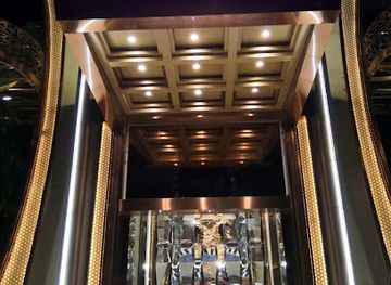 cambodia/phnom-penh/daun-penh/nightclub/starlight-royal-international-club