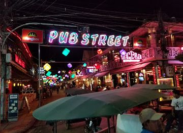 cambodia/siem-reap/old-market-area/nightclub/the-angkor-what-bar