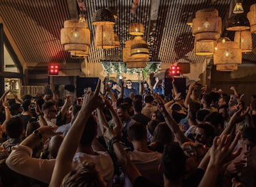 switzerland/zurich-lake/nightclub/secret-island