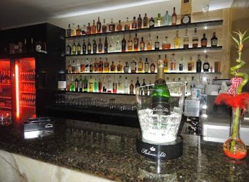 guinea/conakry/matam/nightclub/night-club-russia-beach