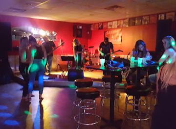 rhode-island/trustom-pond-national-wildlife-refuge/nightclub/renegades