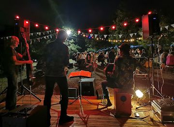 france/gorges-du-tarn/nightclub/la-guinguette-de-combelasais