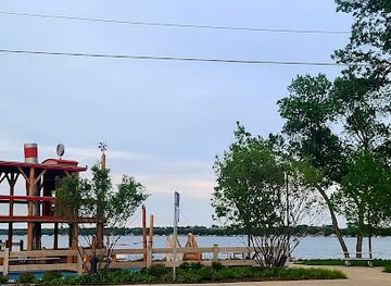 iowa/iowa-great-lakes/nightclub/outrigger-restaurant-lounge