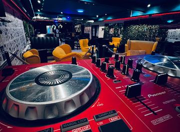 luxembourg/mamer-valley/nightclub/corner-place