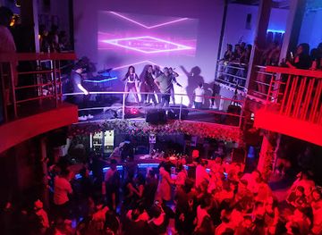 ecuador/otavalo/nightclub/soho-disco-concert