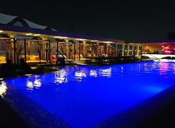 united-arab-emirates/al-ain/al-ain-oasis/nightclub/the-rooftop-aloft-al-ain