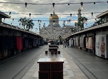 Food Street Yayasan SHHB