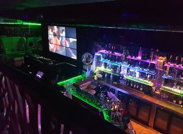 gabon/middle-ogooue-province/nightclub/vogue