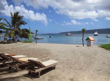 vanuatu/banks-islands/nightclub/the-beach-bar