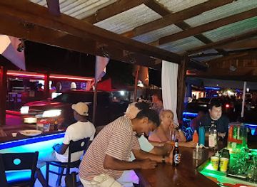 honduras/roatan/nightclub/booty-bar