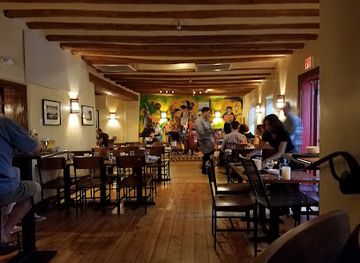 new-mexico/santa-fe/canyon-road/nightclub/el-farol