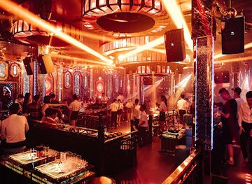 vietnam/ha-long/bai-chay/nightclub/one-titop-lounge-coffee