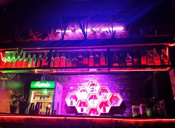 vietnam/da-nang/ngu-hanh-son-district/nightclub/saga-bar