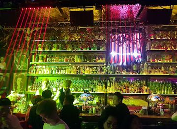 vietnam/hanoi/ba-dinh-district/nightclub/hero-club