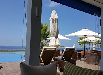 maldives/dhangethi-island/nightclub/kuda-rah-glow-bar