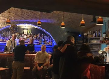 italy/rome/trastevere/nightclub/salotto-chaplins