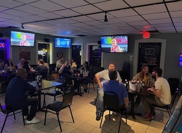 kentucky/lexington/keeneland/nightclub/neon-moon-bar-lounge