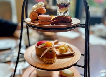 japan/hakone/nightclub/living-room-hyatt-regency-hakone-resort-and-spa