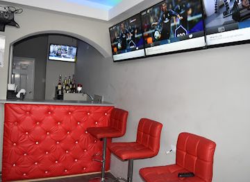 jamaica/port-antonio/nightclub/oasis-sports-bar