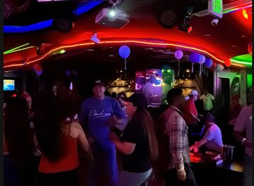 qatar/doha/souq-waqif/nightclub/cross-night-club