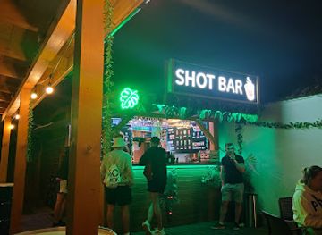 poland/słowiński-national-park/nightclub/surf-bar-shots-cocktails