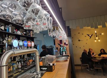 portugal/guimaraes/nightclub/music-food-drinks