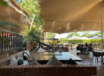 zambia/victoria-falls-area/nightclub/the-three-monkeys-restaurant-bar-victoria-falls