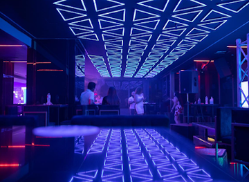 Spade Lounge