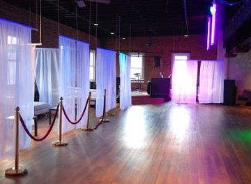 213 Lux Lounge