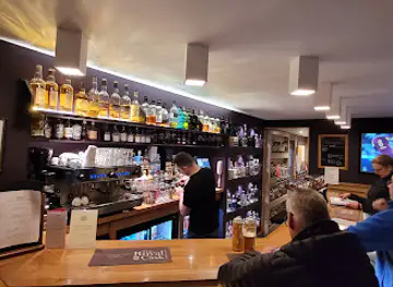 Royal Cask Whisky Gin Bar