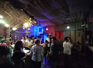 peru/tambopata-national-reserve/nightclub/bamboo-bar-tiki-hut