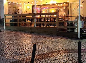 portugal/nazare/nightclub/oxala