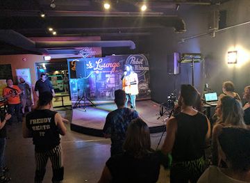 iowa/urbandale/nightclub/doc-s-lounge