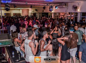 brazil/zona-da-mata/nightclub/toca-da-raposa