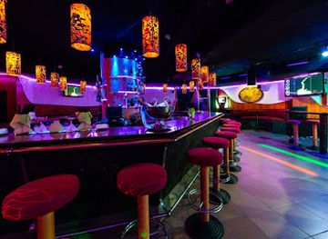 spain/palma-de-mallorca/portixol/nightclub/delfos-girls