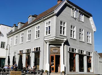 norway/fredrikstad/gamlebyen/nightclub/gallery-wine-bar