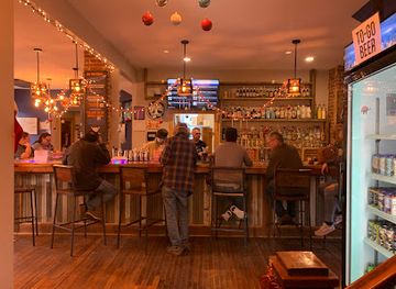 arkansas/eureka-springs/nightclub/gravel-bar-at-wanderoo-lodge