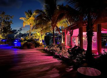 florida/islamorada/nightclub/tiki-bar