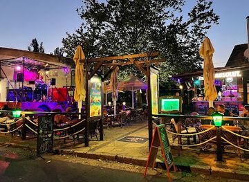 hungary/balaton-uplands/nightclub/platan-beach-cocktail-terasz