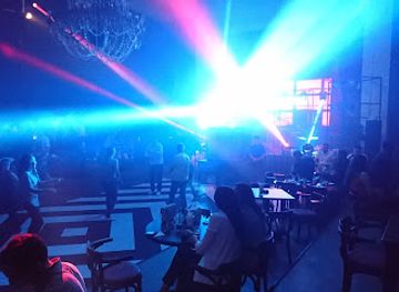 Metro Pub