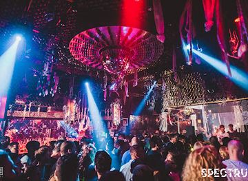 florida/miami-beach/nightclub/do-not-sit-on-the-furniture