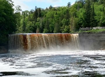 michigan/tahquamenon-falls-state-park/nightclub/tahquamenon-falls-brewery-pub
