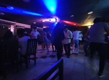 bolivia/pantanal/nightclub/club-de-salsa-caribe