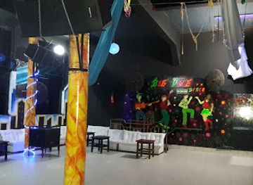 bolivia/chaco-plain/nightclub/big-one-karaoke-discoteca