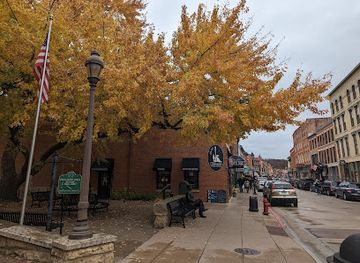 illinois/galena-historic-district/nightclub/amelia-s-under-the-lamplight-dinner-theater
