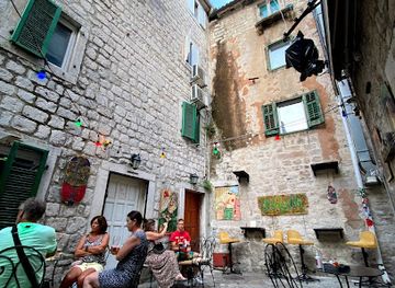 Letrika Caffe Bar