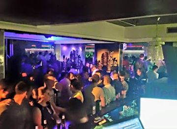 bosnia-and-herzegovina/krajina/nightclub/black-and-white